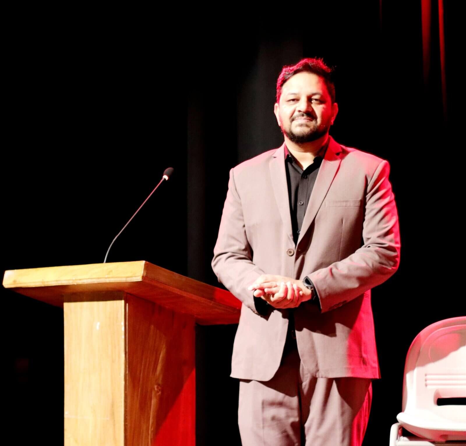 Emran Sir â verified English Language Facilitator and Cambridge Assessment Examiner in Dhaka